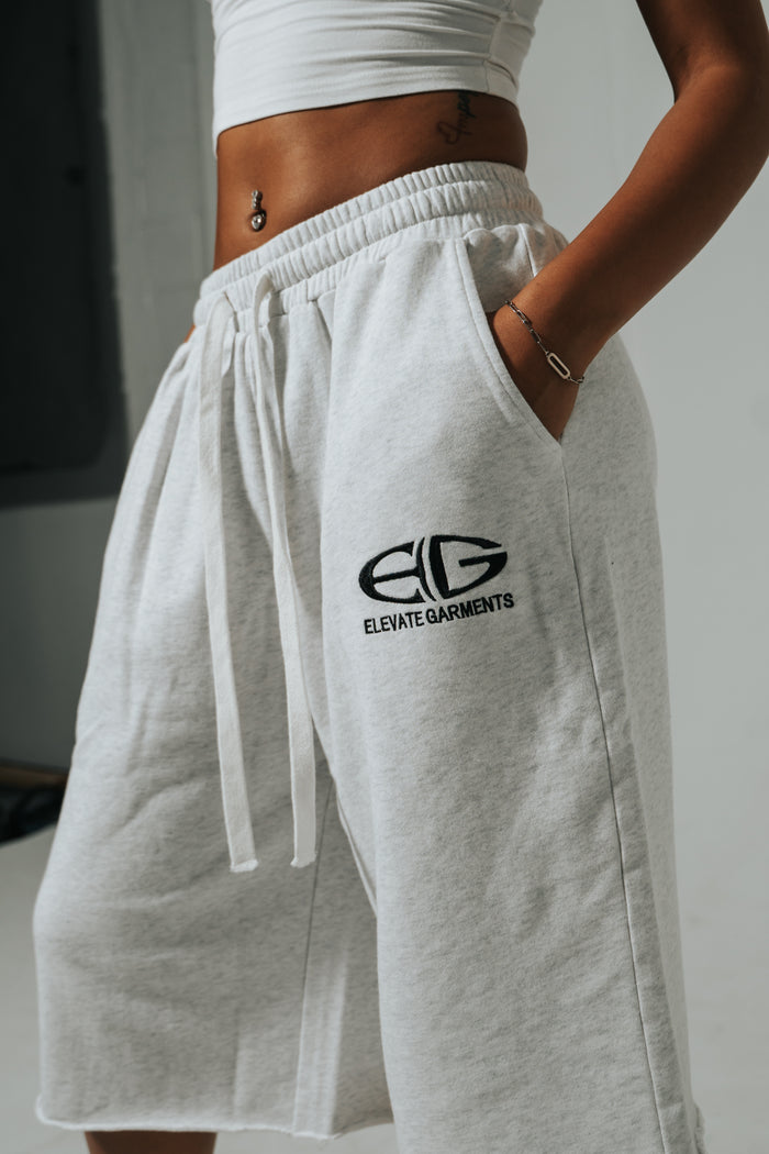 ELEVATE GARMENTS 3/4 SHORTS